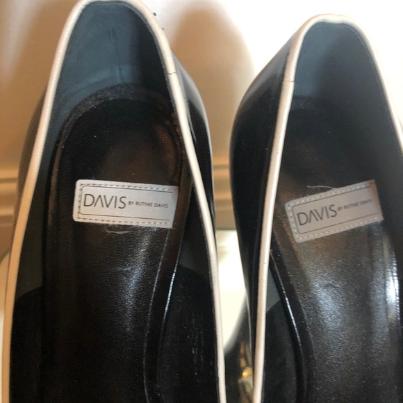 Davis by Ruthie Davis Leather Pump size 7 - Picture 2 of 7